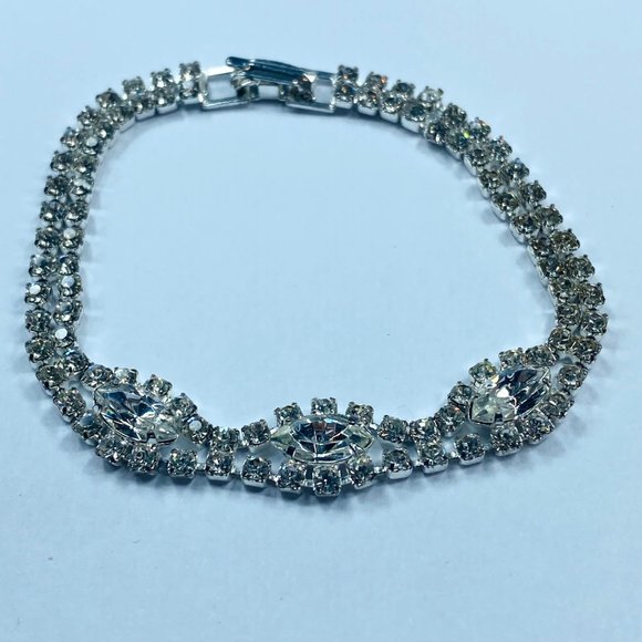 Vintage Rhinestone Chain Bracelet Womens Clear Faceted Sparkles Silver Tone - Picture 2 of 16